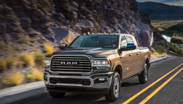 2500_Desktop_Exterior_Hero-1_Truck_Roa
