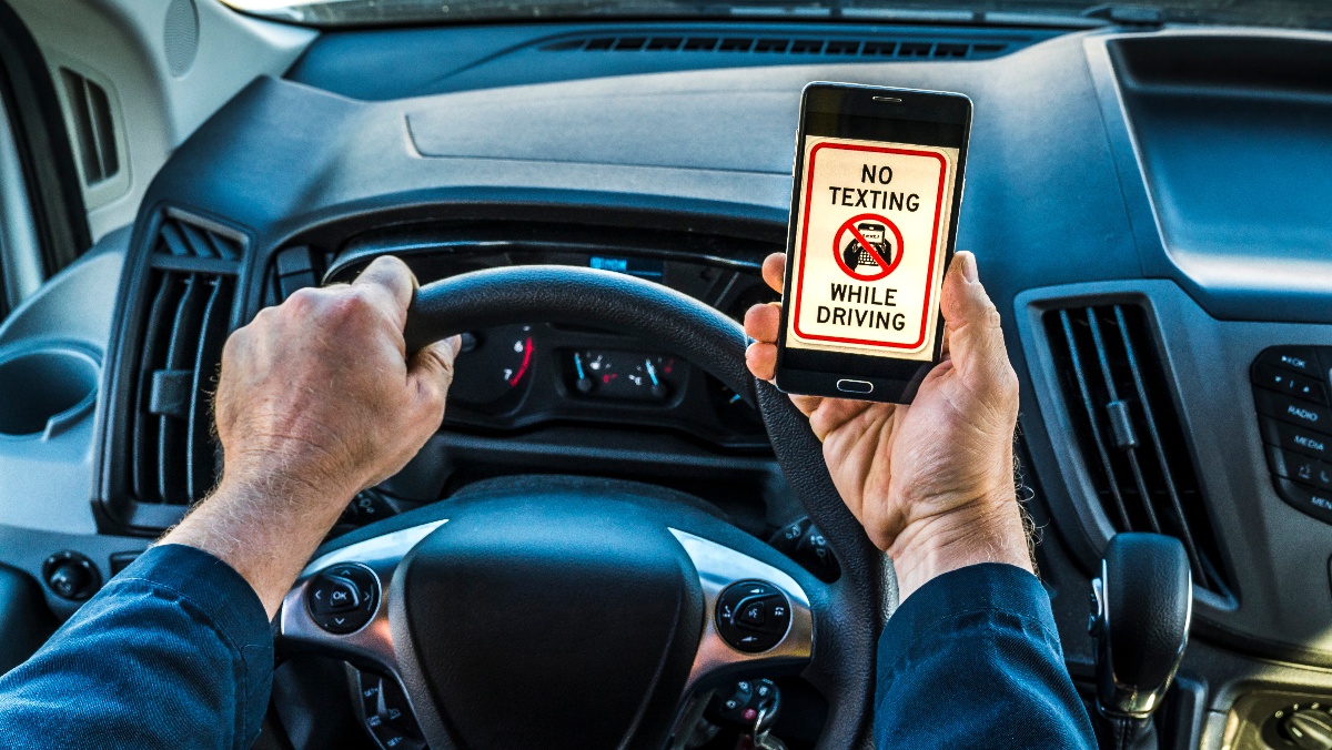 Texting & Driving: The Growing Problem Impacting Your Fleet