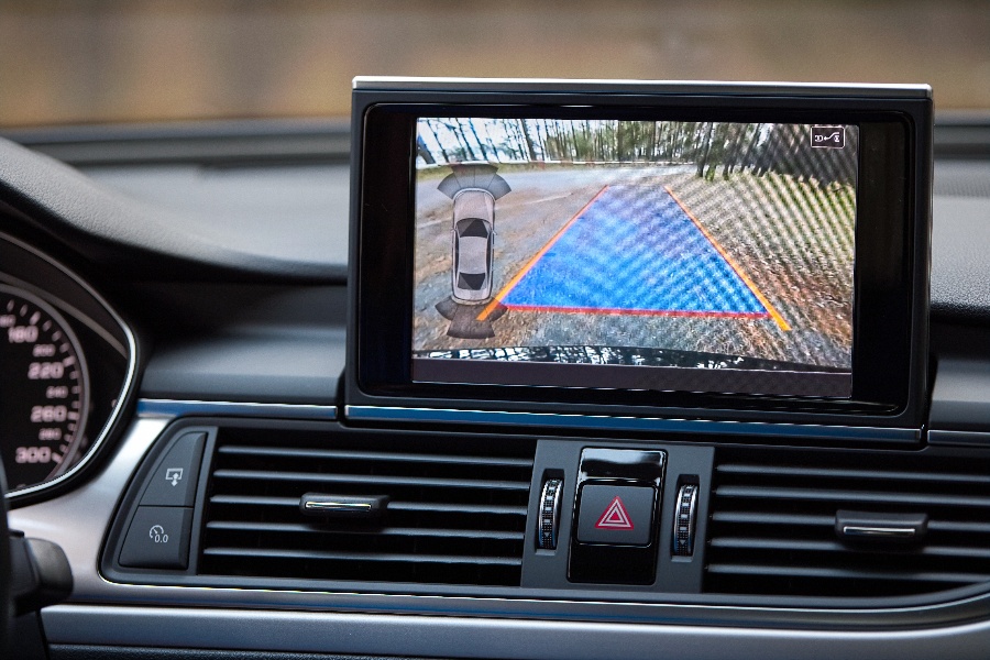 Reduce the Risk of Accidents: Cross Traffic Warning and Backup Cameras