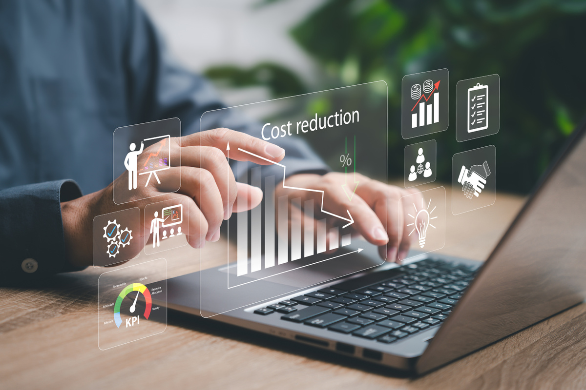 How Fleet Management Services Cut Small Fleet Costs