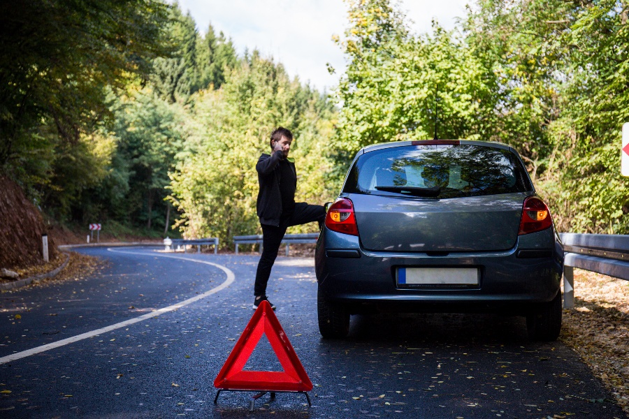 How Do Fleet Managers Handle Roadside Issues?