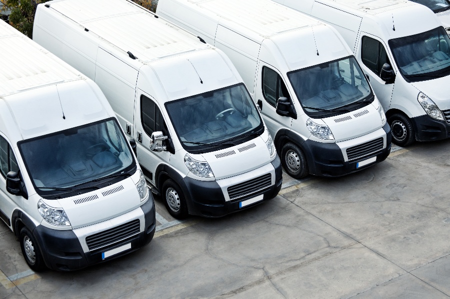 Better to Lease or Buy? 6 Reasons to Lease Trucks